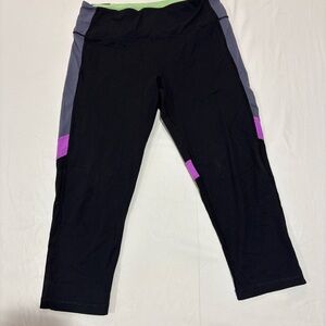 Victoria’s Secret VSX Sport Capri Knockout Sz Large Legging